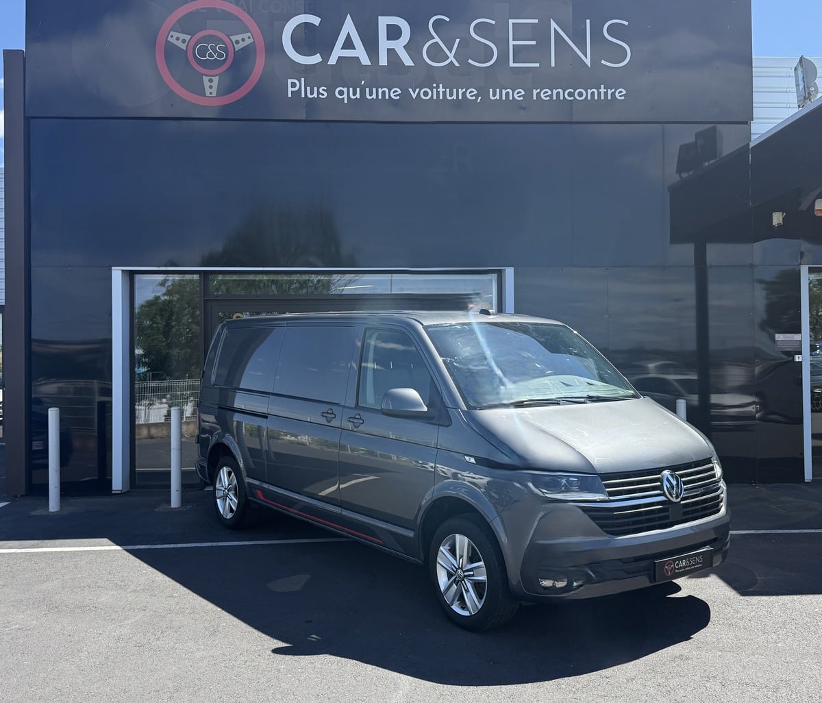 Volkswagen Transporter 2.0 TDI 204 Ch DSG7 / ATTELAGE / CARPLAY / CAMERA/L2H1, photo 1